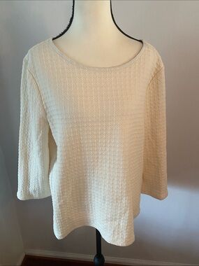 W5. NWT top back zipper size large
